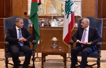 الرئيس بري تابع تطورات الاوضاع في لبنان والمنطقة خلال لقائه رئيس الحكومة الاردنية جعفر حسان والوفد المرافق ، واستقبل الموفد السعودي الامير يزيد بن فرحان ، ورئيس واعضاء إدارة المنطقة الاقتصادية الخاصة في طرابلس ، والنائب هاغوب بقرادونيان .