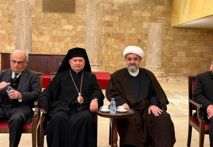 المفتي عبد الله يعزي المطران جورج اسكندر ويؤكد: نحتاج أن نلتقي لبناء الوطن والإنسان.