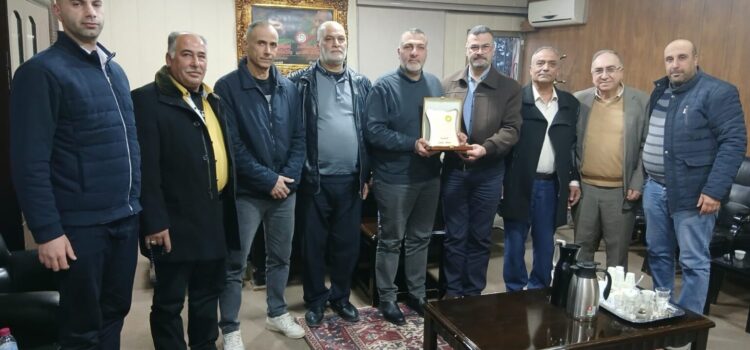 جعفر خلال استقباله وفدًا من عائلة الشياح في إقليم البقاع: ستبقى حركة أمل بيت لكل اللبنانيين وملتقى للحوار والتلاقي من أجل متابعة هموم وشجون الناس