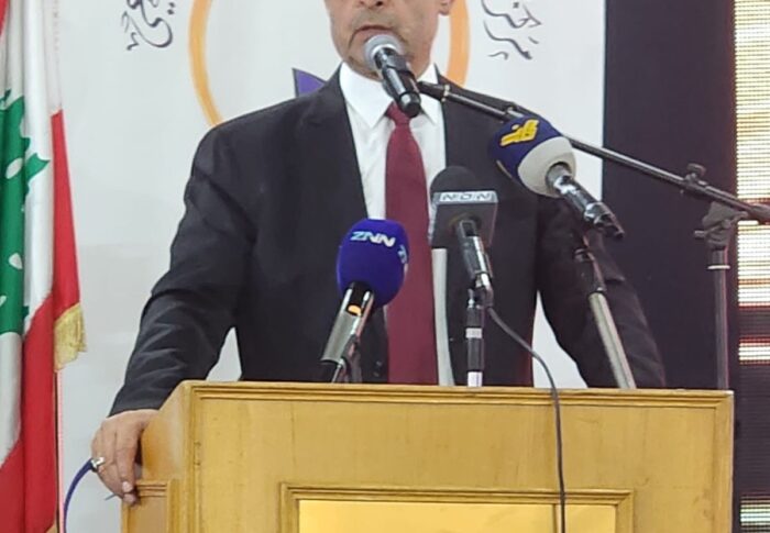 النائب قبيسي خلال حفل توقيع كتاب «فن التفاوض وحل النزاعات»: الحكومة اللبنانية تتحمّل مسؤولية توحيد الموقف السياسي، للوصول إلى مواجهة حقيقية مع العدو.