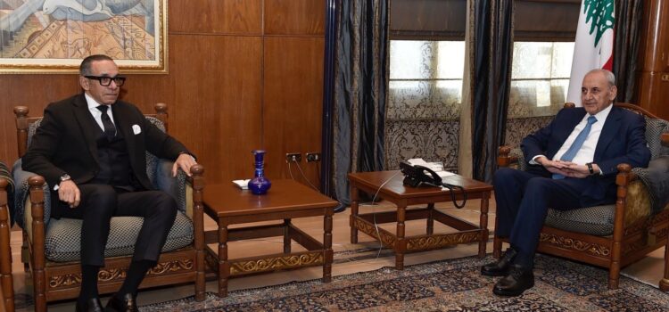 الرئيس بري بحث الاوضاع العامة والمستجدات السياسية والميدانية خلال استقباله السفير المصري، مستشار رئيس الجمهورية أندرية رحال، المطران باسيليوس منصور، والنائب السابق فارس سعيد