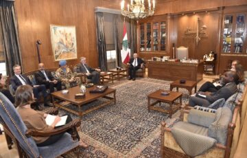 الرئيس بري تابع الاوضاع العامة والمستجدات الميدانية ومهام قوات اليونيفل خلال استقباله وكيل الأمين العام للأمم المتحدة لإدارة عمليات حفظ السلام جان بيير لاكروا والوفد المرافق ، ودعا الى جلسة نيابية عامة قبل ظهر الثلاثاء 20 تشرين الأول 2026 لانتخاب اميني سر وثلاثة مفوضين واعضاء اللجان النيابية .